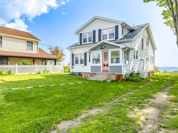 7745 Lakeview Dr, Lexington, MI 48450