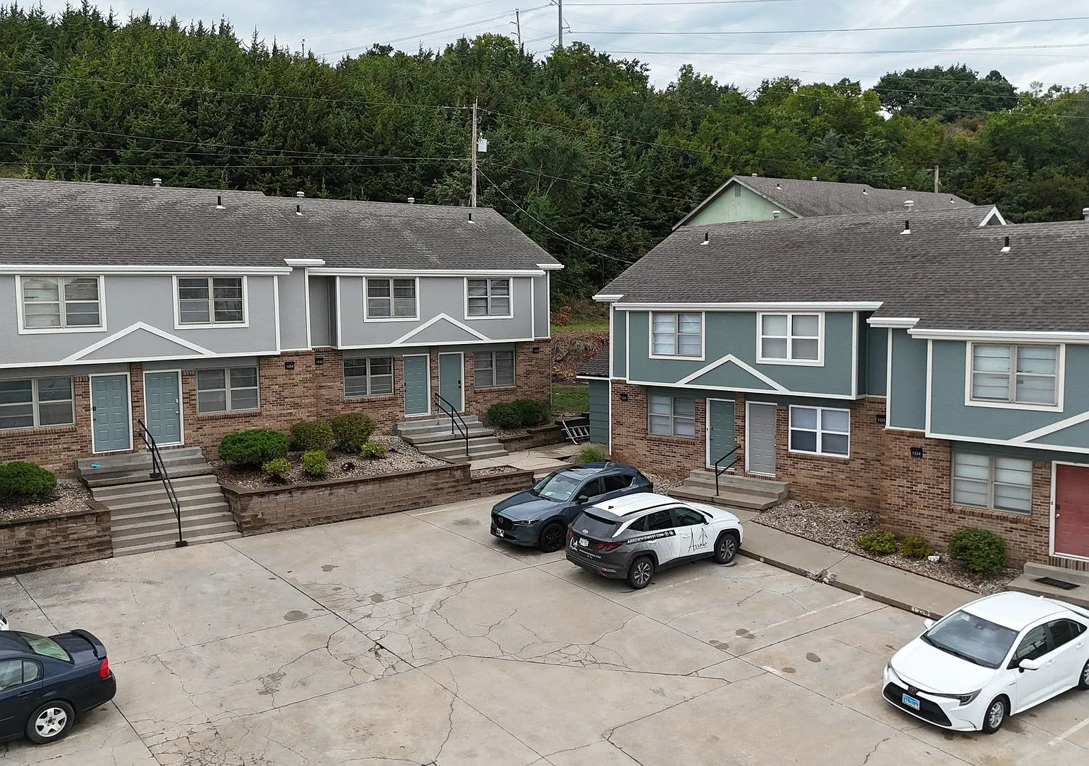 Southern Hills Townhomes — Photo 1