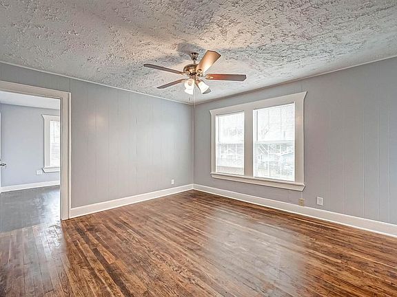 3rd image of 203 1/2 N Eastwood St #1/2