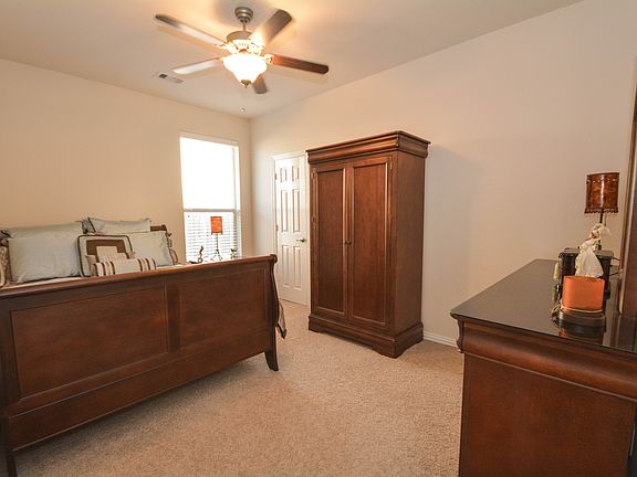 5th image of 1744 N Meridian Greens Dr