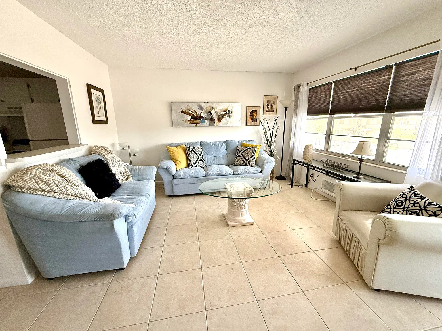 1 bed, 1.0 bath, 585 sqft, $1,350 — Photo 2