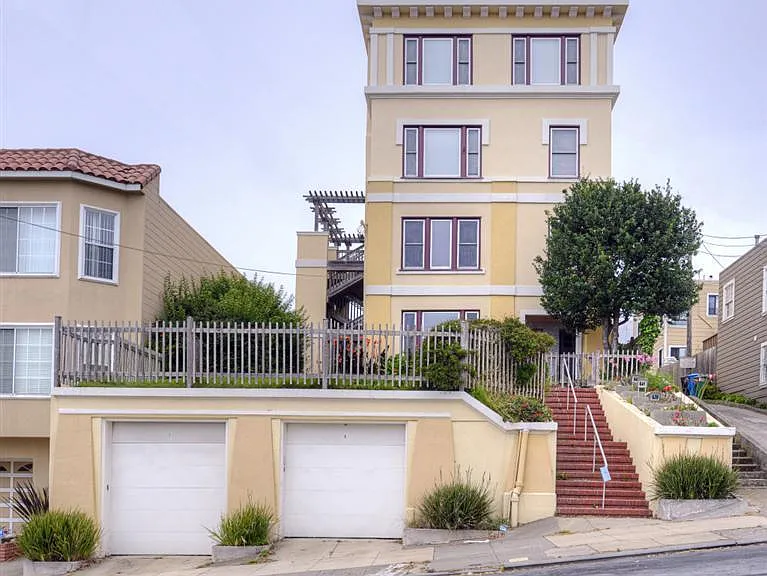 44th Ave — Photo 1