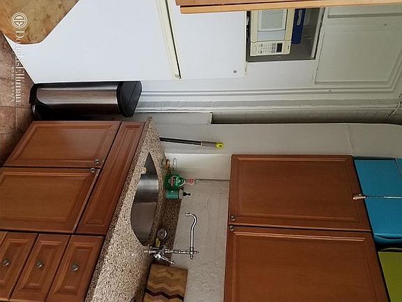 5th image of 113 W 11th St APT 3R