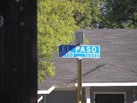 5th image of 1712 El Paso St