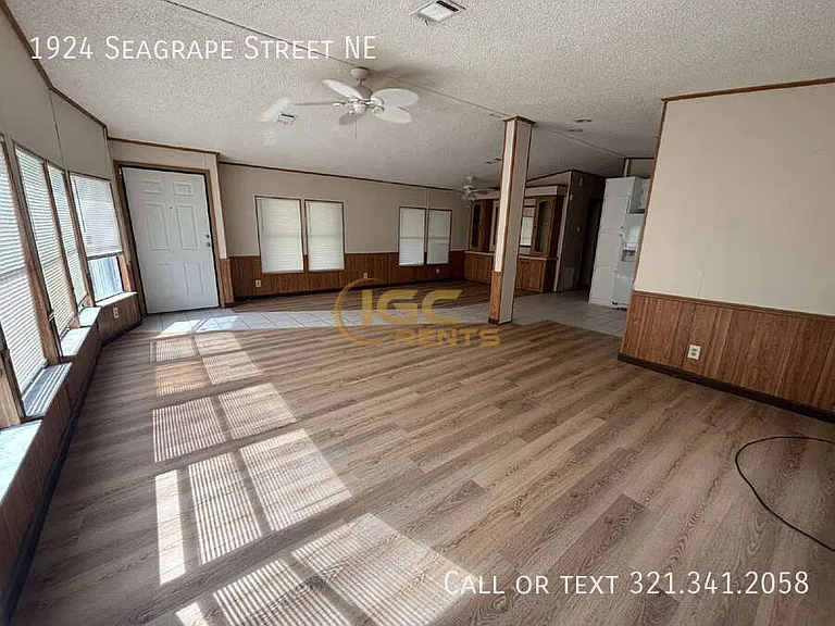 1924 Seagrape St NE — Photo 4