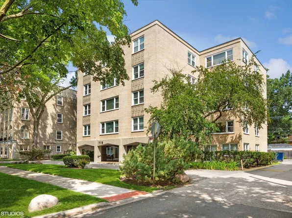 719 Dobson St APT 302, Evanston, IL 60202