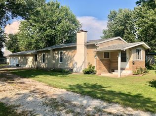 308 E Raymon Ave, Witt, IL 62094