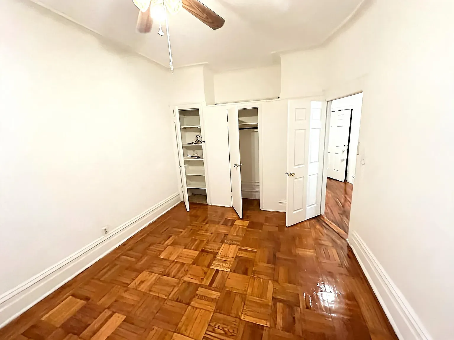 907 Summit Avenue — Photo 2