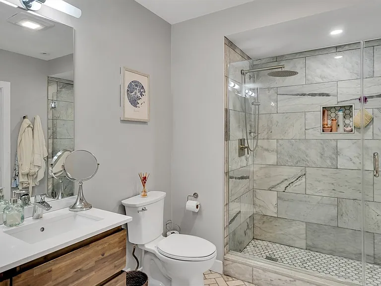 10 Everett St #304 — Photo 21