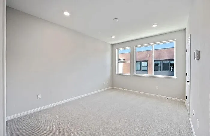 125 Waters Park Cir — Photo 12