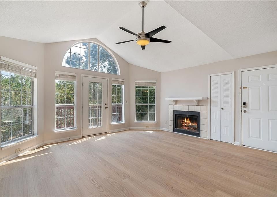 1st image of 712 Cypress Pointe St
