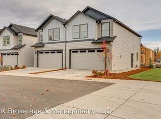 8215 NE 6th St APT 2, Vancouver, WA 98664