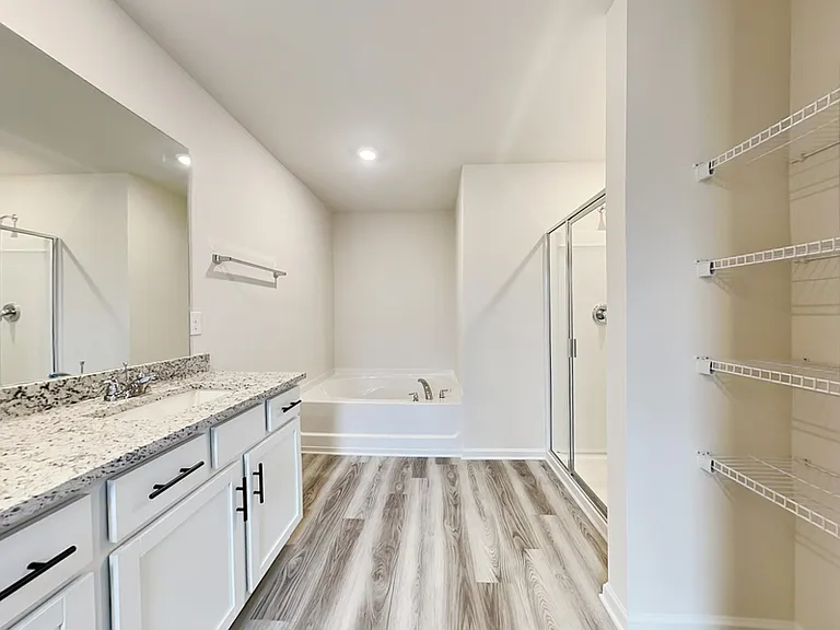 127 Avondale Blvd — Photo 8