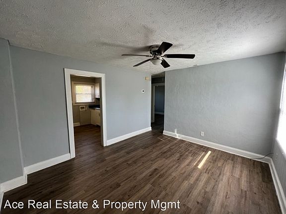 2nd image of 107 Sycamore Ct