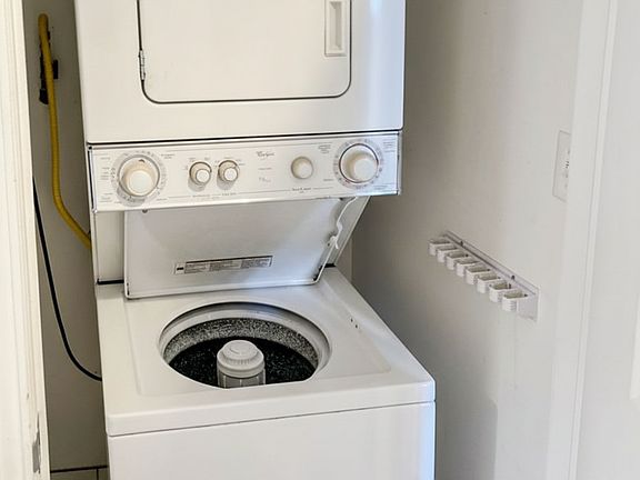 4th image of 1818 W Leland Ave #3