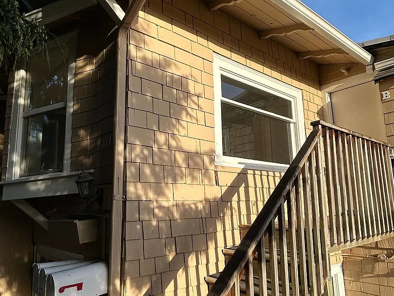 Renovated 1 Bed, 1 Bath apartment in West Seattle Triplex, $1,895/month — Photo 10