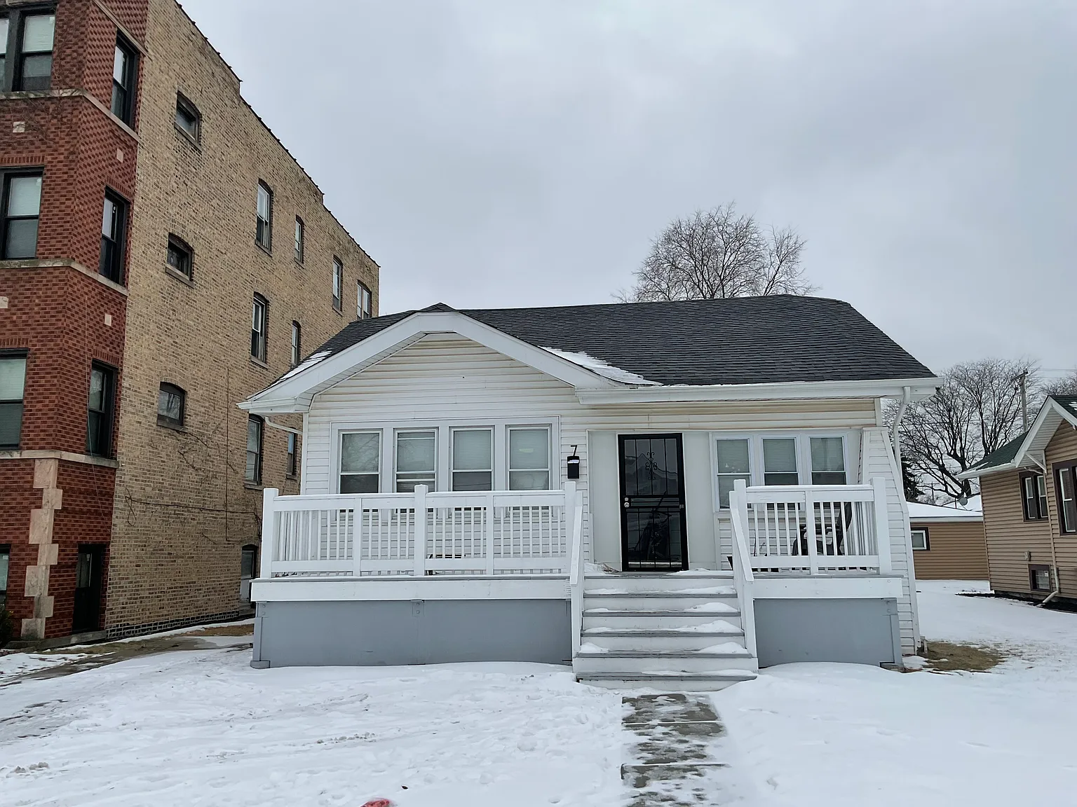 7 Warren St photo 1