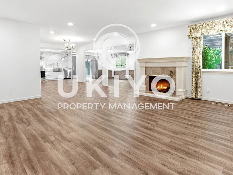 645 Keith Ct #1 — Photo 6