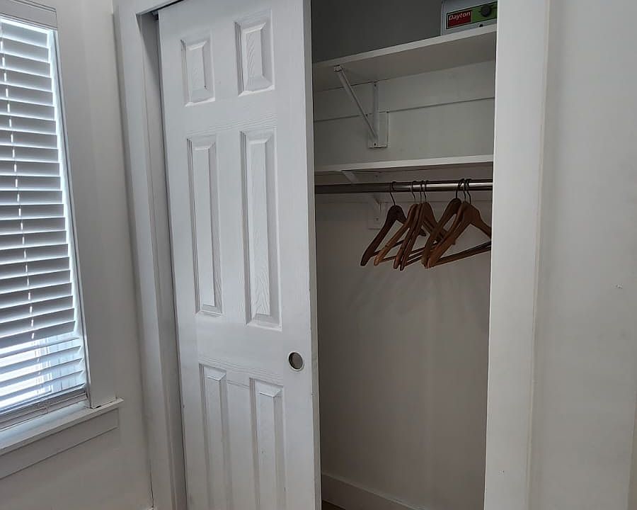 2nd image of 10930 112th St