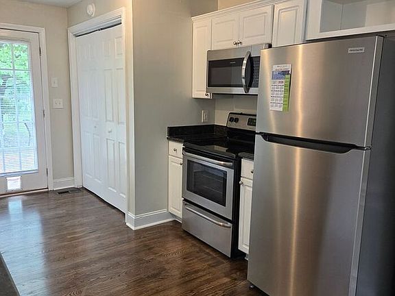 2nd image of 5215 Redwood Dr