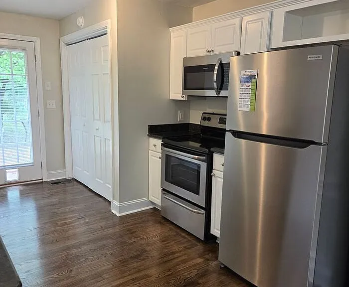 5215 Redwood Dr — Photo 2