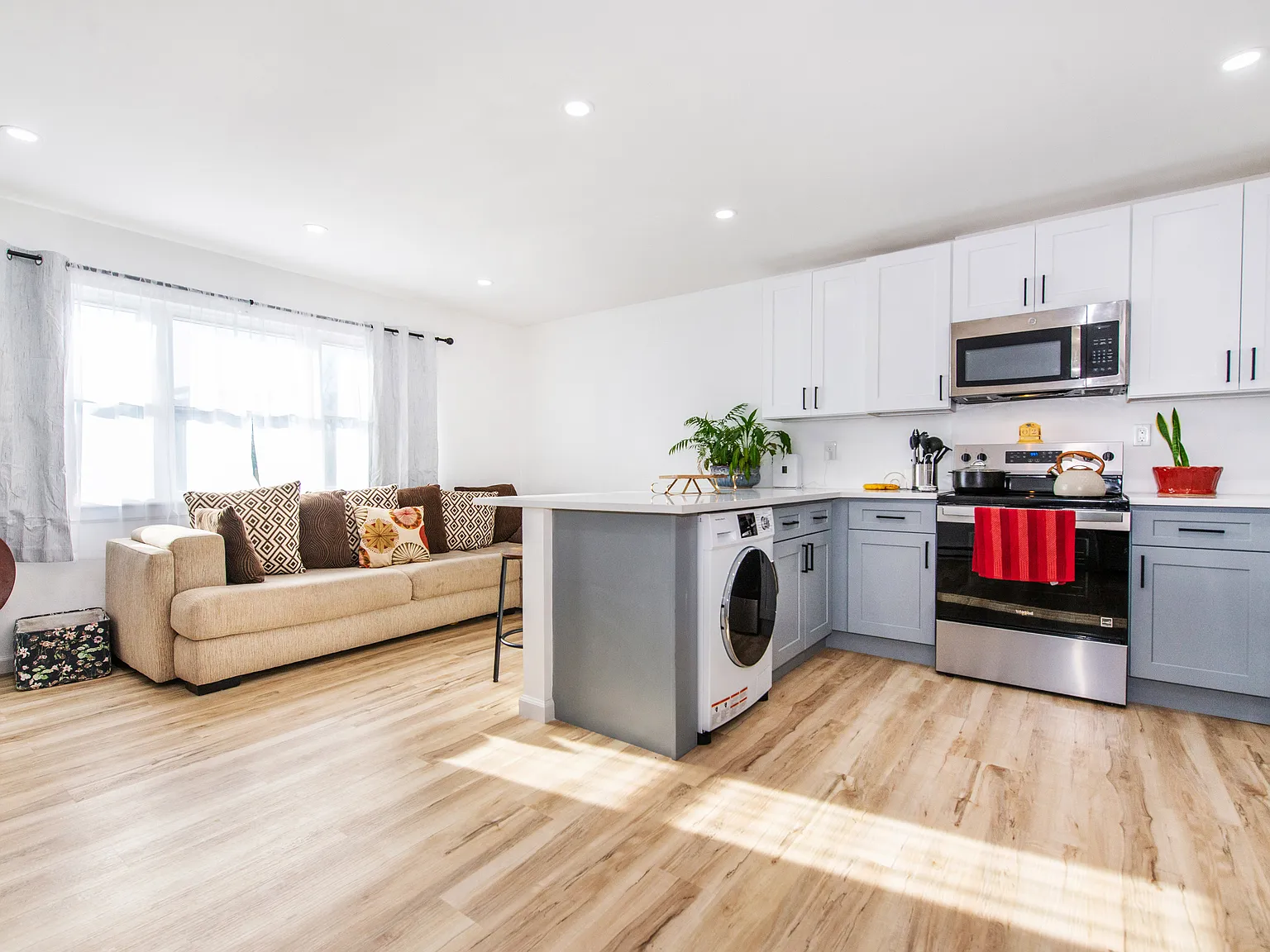 1 bed, $2,050 — Photo 2