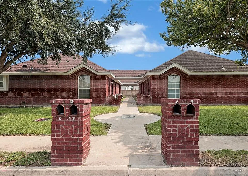 813 W Bronze Dr #4