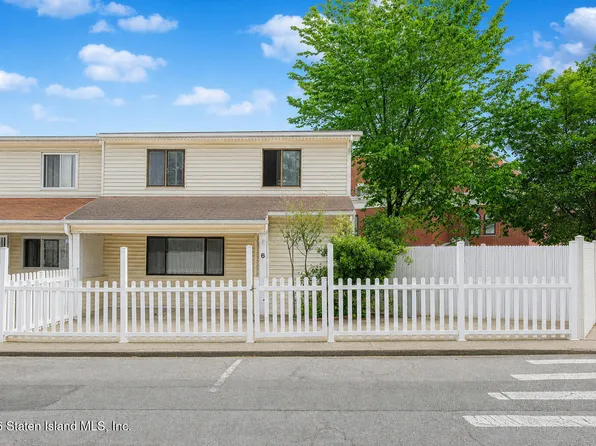 6 Greentree Ln, Staten Island, NY 10314