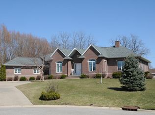 724 Dostal Ct, Dysart, IA 52224