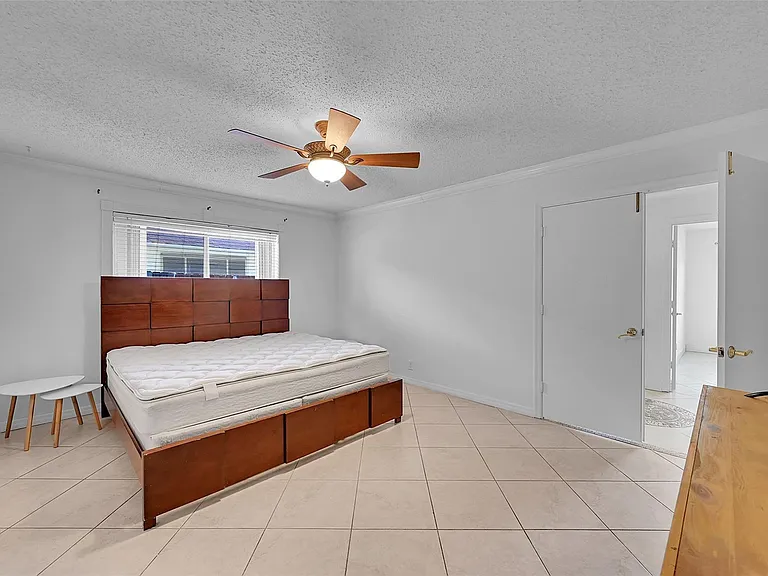 1361 SW 26th Ave — Photo 29