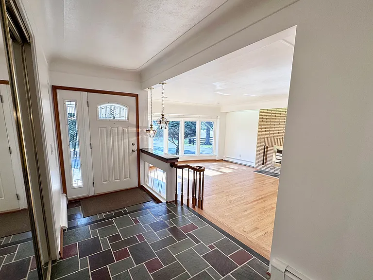 17 Avonwood Blvd — Photo 4