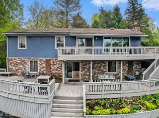 7529 Bishop Rd, Brighton, MI 48116