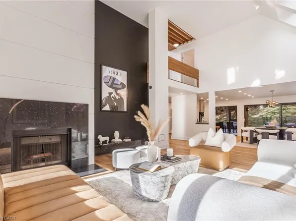 75 Reding Rd, Hamilton, ON L9G 1M9