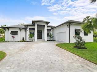 690 17th St NW, Naples, FL 34120