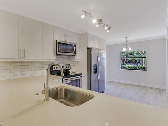 5th image of 440 Fox Haven Dr APT 2101