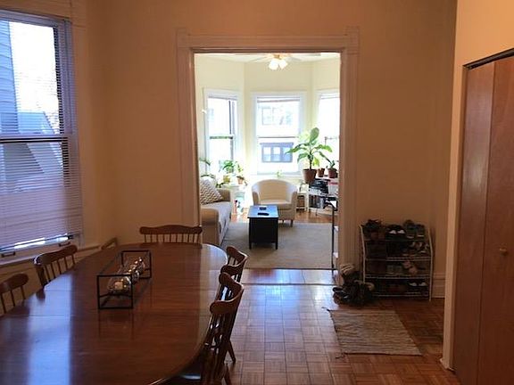 5th image of 1020 W Wellington Ave APT 2