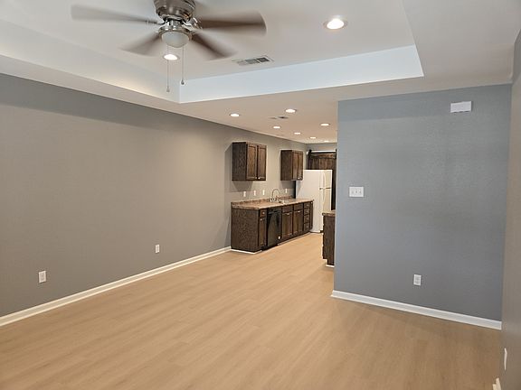 3rd image of 218 Parrott Dr #102