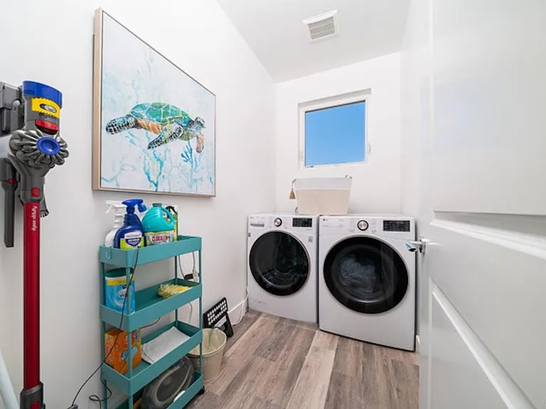 150 S Myers St #1 — Photo 2