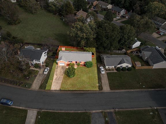 5th image of 805 Shamrock Dr