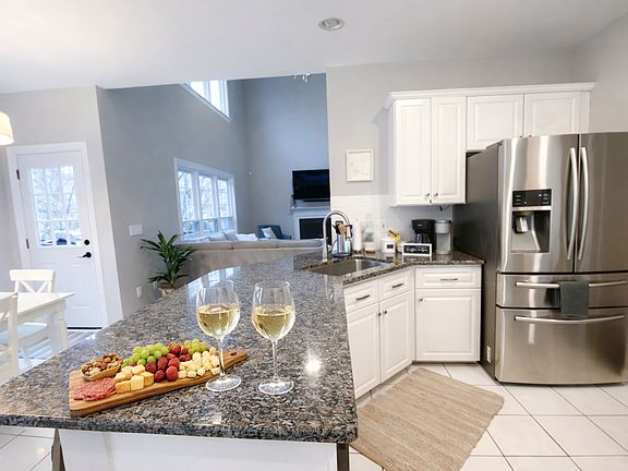 5th image of 10315 Rougemont Ln