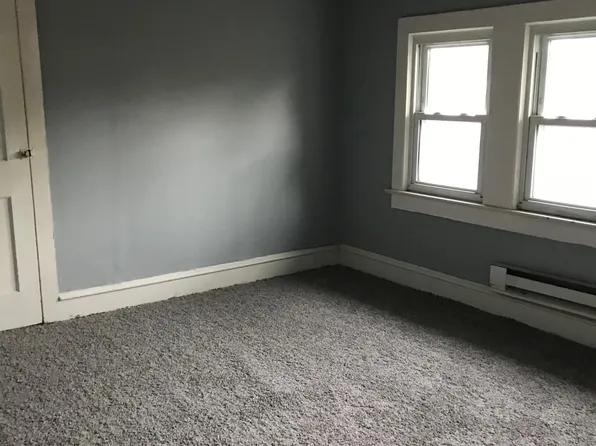 424 W Broad St, Paulsboro, NJ 08066