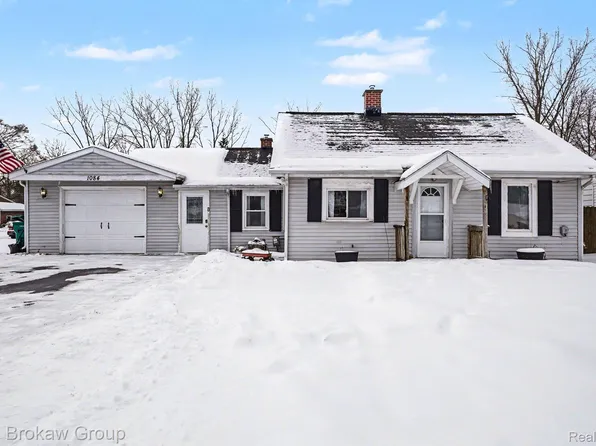 1084 Midland Rd, Bay City, MI 48706