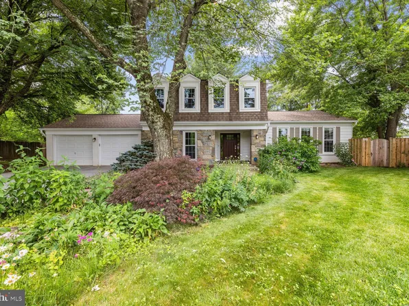 5 Crestview Ct, Potomac, MD 20854