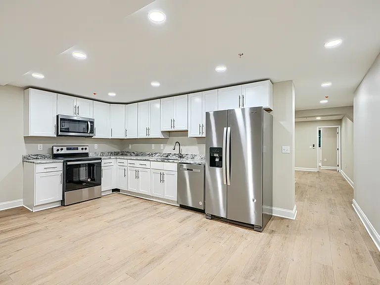 801 N Charles St #2 — Photo 2