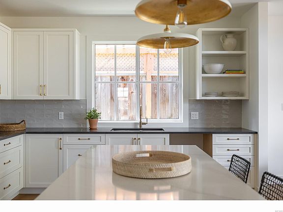 2nd image of 708 Fern Ridge Pl