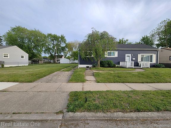 2nd image of 1574 E Woodruff Ave