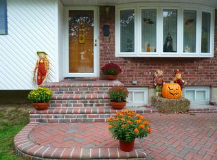 68 Fisher Rd, Commack, NY 11725