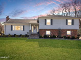 24 Deer Path, Holmdel, NJ