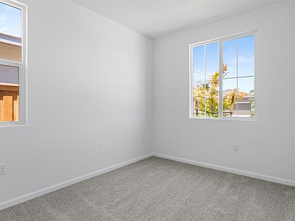 5th image of 1114 Camomile Drive
