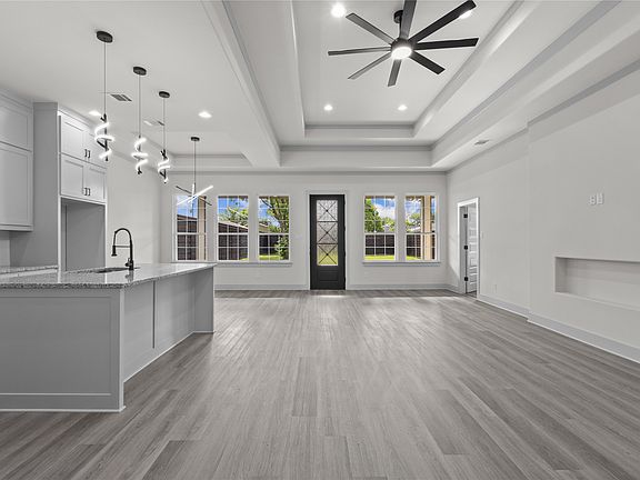 5th image of 617 N Dwight Ave